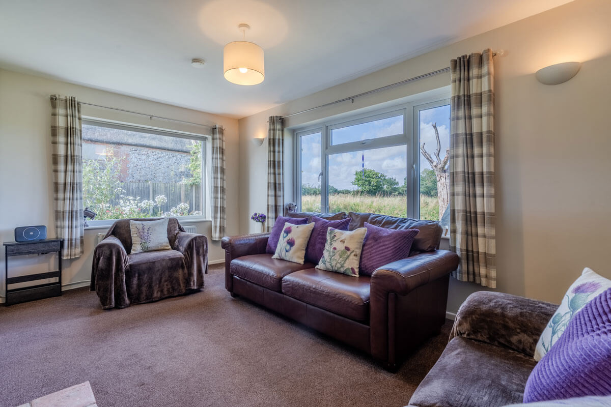 Bacton-holiday-let-lounge-photography-two-sofas