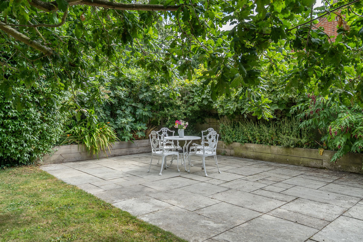 garden-patio-in-holiday-home-in-Bacton