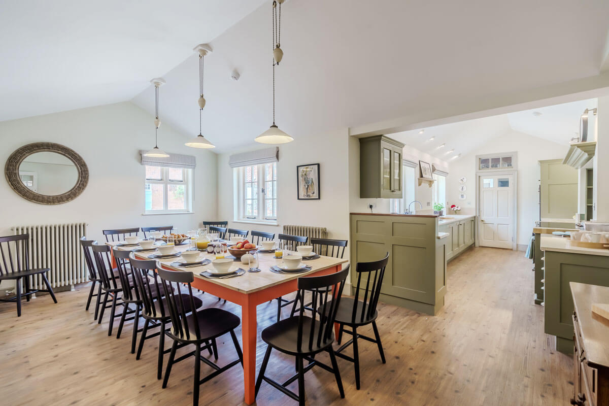 kitchen-dining-room-photogprahy a kitchen/breakfast room with a lasrge table in a country manor holiday home in Norfolk Broads